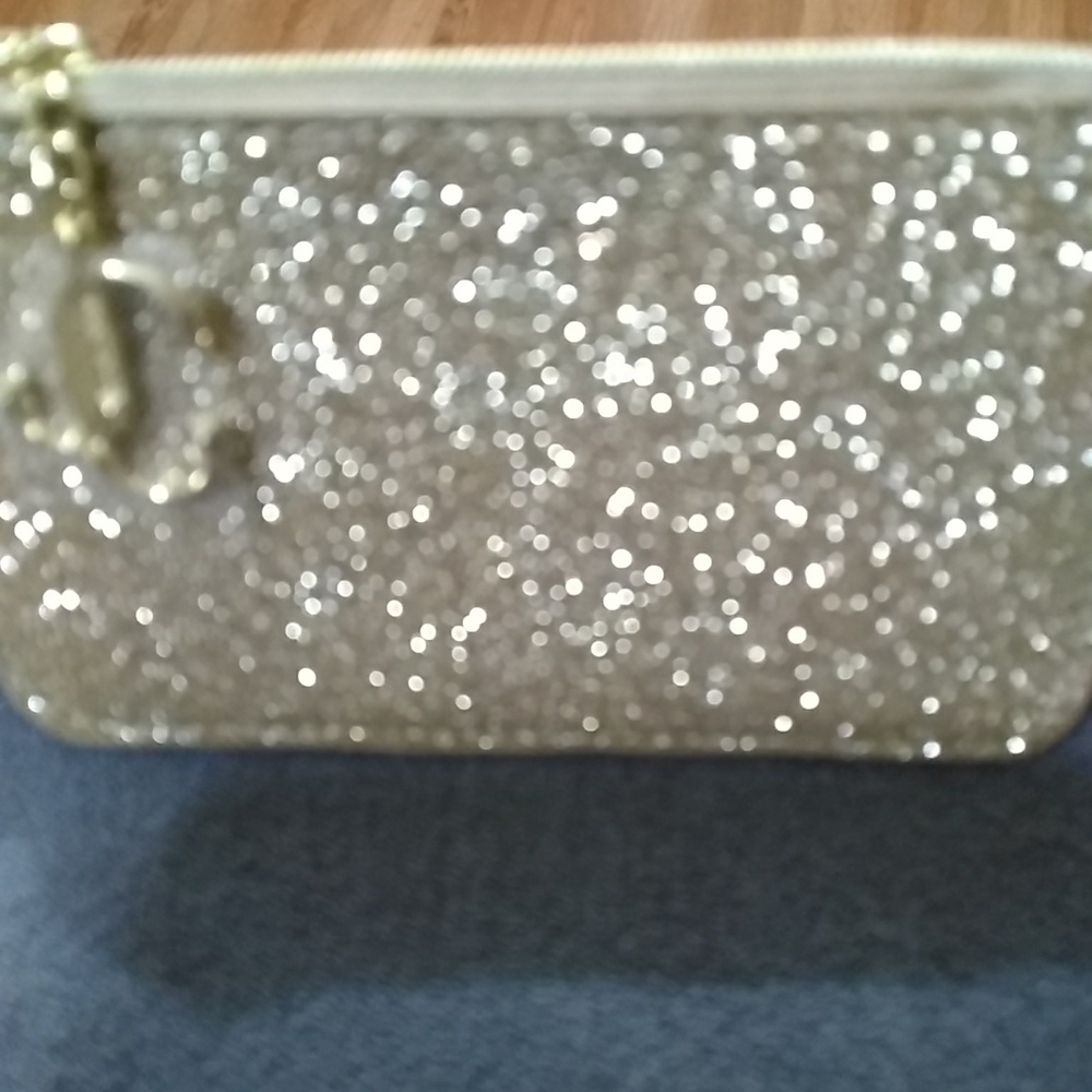 ID Holder - Picture 3 of 3